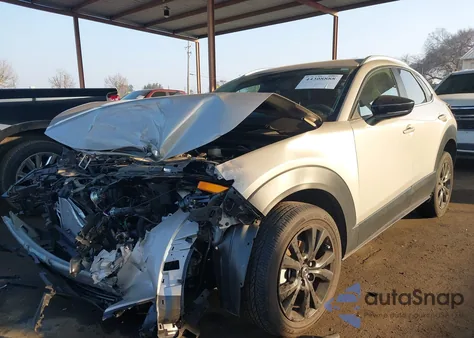 2024 Mazda Cx-30 2.5 S Select Sport z USA, uszkodzony, nr VIN 3MVDMBBM3RM639869